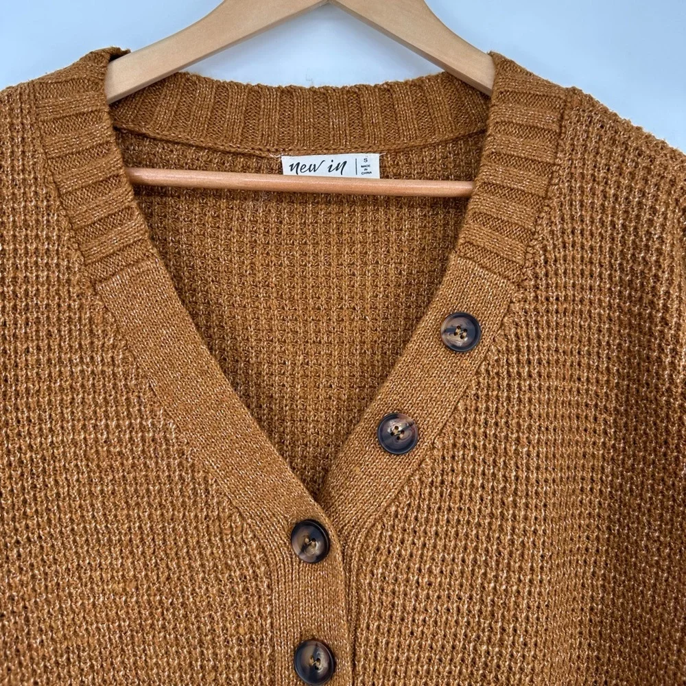 New In Camel Knit Sweater size Small Button Detail Long Sleeves NWT V Neck